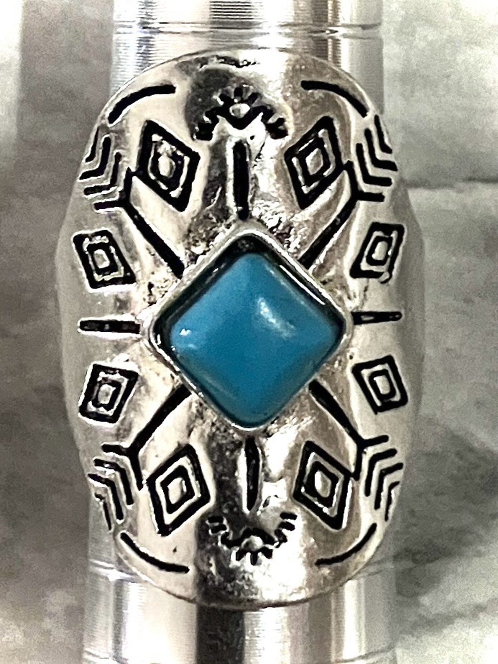 Turquoise Diamond Shape Silver Tone Alloy Southwestern Statement Ring size 7 US